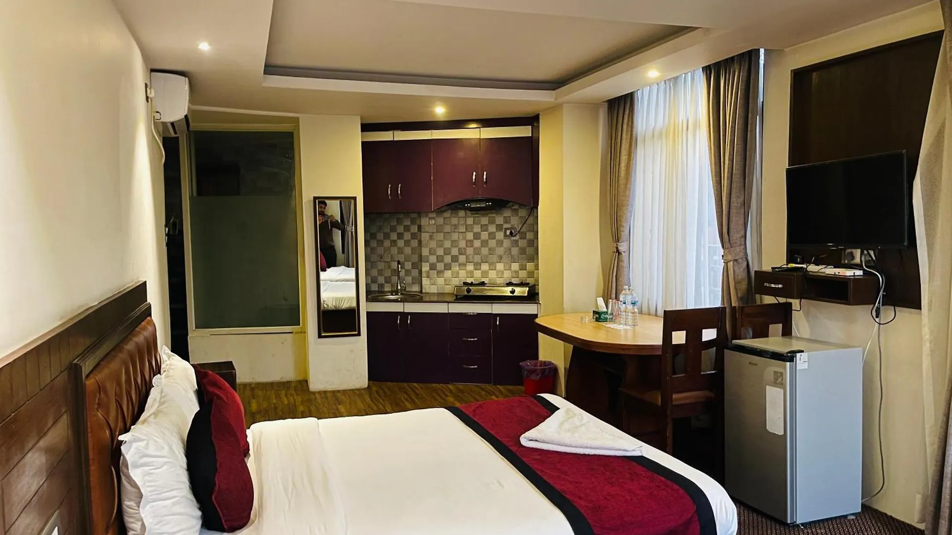 Hotel De Universal Kathmandu 0*,